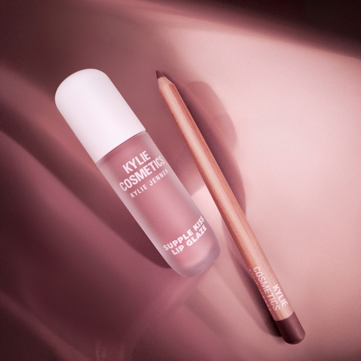 GLOSSY LIP KIT (SET DE LABIOS)